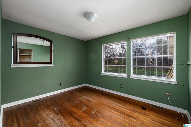 Building Photo - 2225 Beulah Ave SW