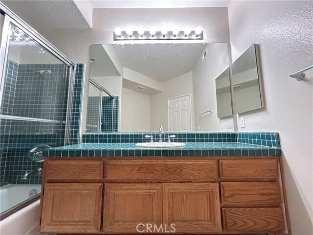 Building Photo - 8132 E Hillsdale Dr