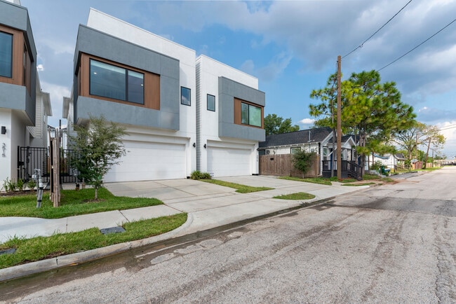 Building Photo - 3517 McIlhenny St