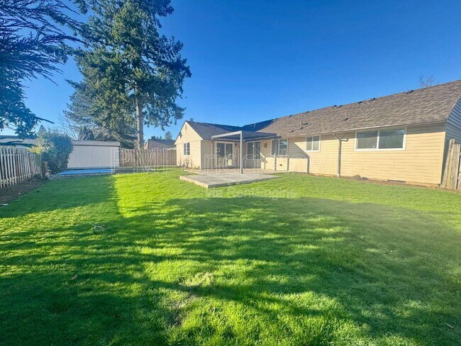 Building Photo - 670 NE 22nd St