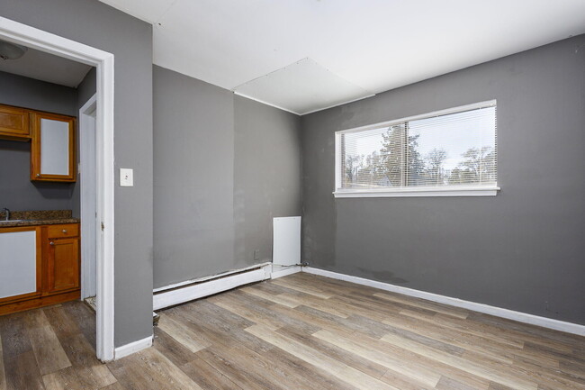 Building Photo - 19625 Conant St