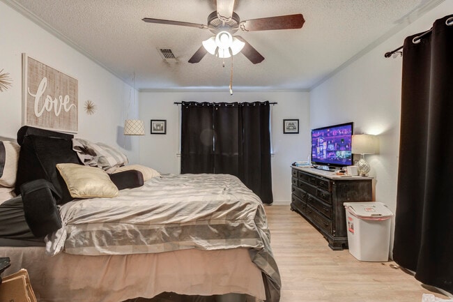 Building Photo - 4202 44th St