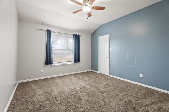 Building Photo - 6605 Fallen Breeze Ln