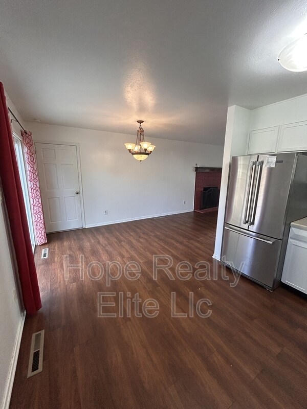 Building Photo - 1106 Querida Dr