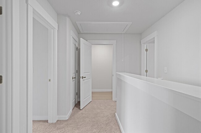 Building Photo - 1031 Peaceful Fawn Dr