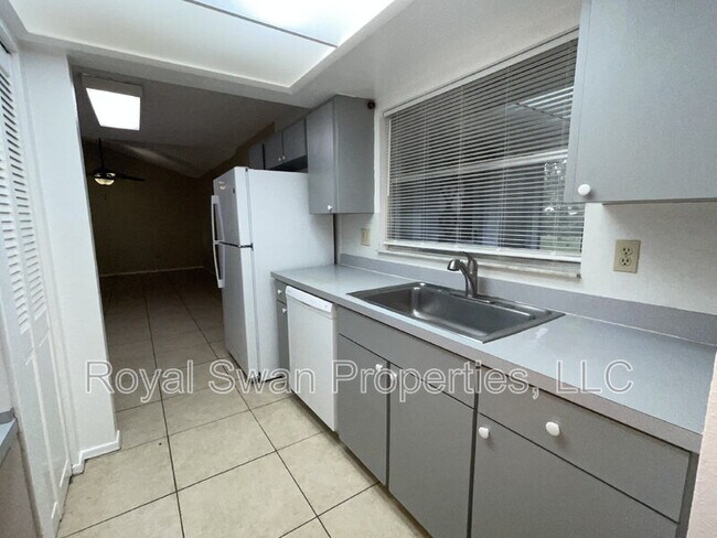 Building Photo - 3812 Dovehollow Dr