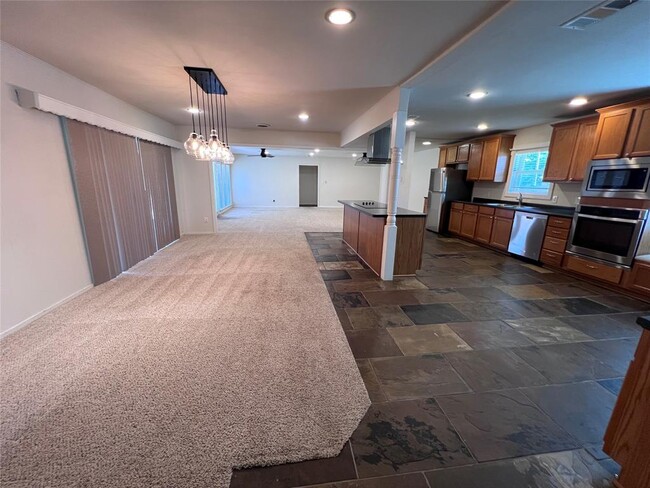 Building Photo - 9602 Fairdale Ln