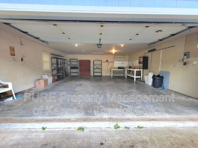 Building Photo - 4931 Appleton Ave