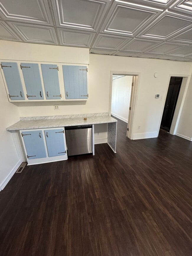 Building Photo - 3 Bedroom 1.5 Bath in Natrona Heights!