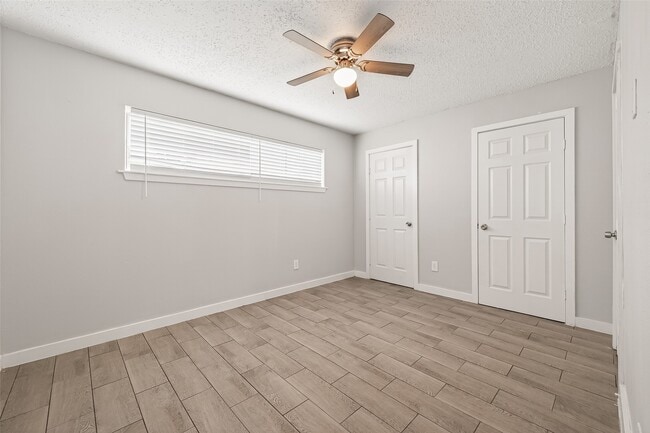 Building Photo - 1230 Shadowdale Dr