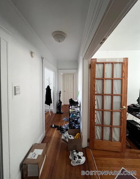 Building Photo - 121 Park Dr