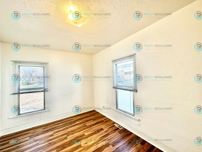 Building Photo - Charming 2-bedroom, 1-bathroom house near the Truckee river