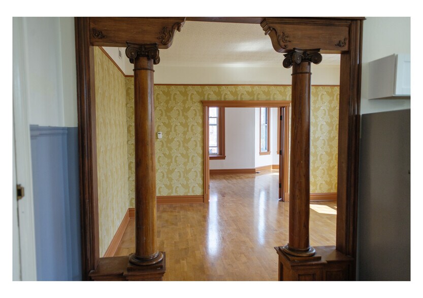 looking into living 1 - 1501 W 18th St