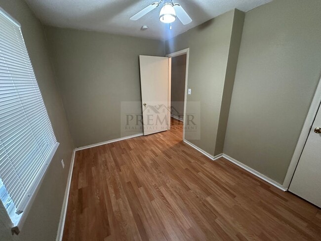 Building Photo - 2913 S 51st St