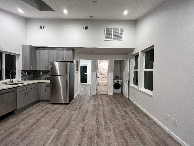 Building Photo - 3620 Dunsmuir Cir