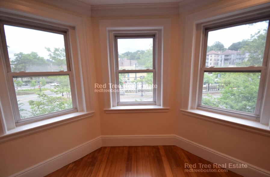 Building Photo - 1616 Beacon St