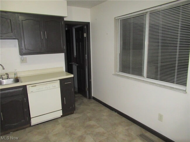 Building Photo - 6525 Seneca Trail