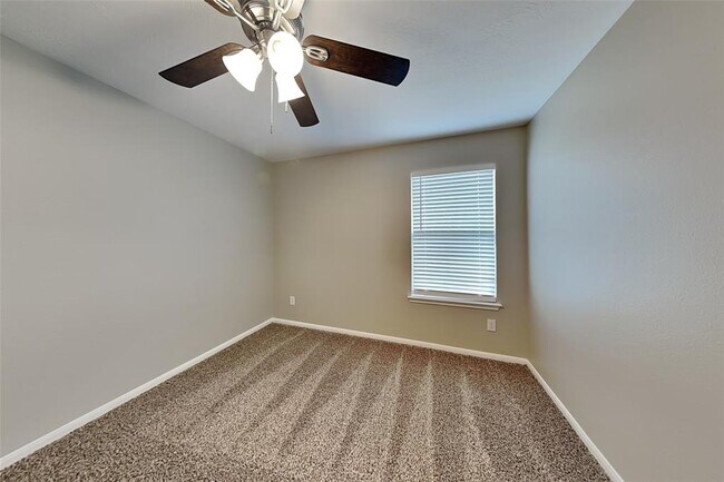 Building Photo - 18027 Hillock Glen Ln