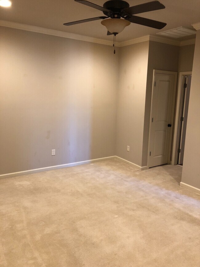 Building Photo - Townhome For Rent in Edenton Subdivision! ...
