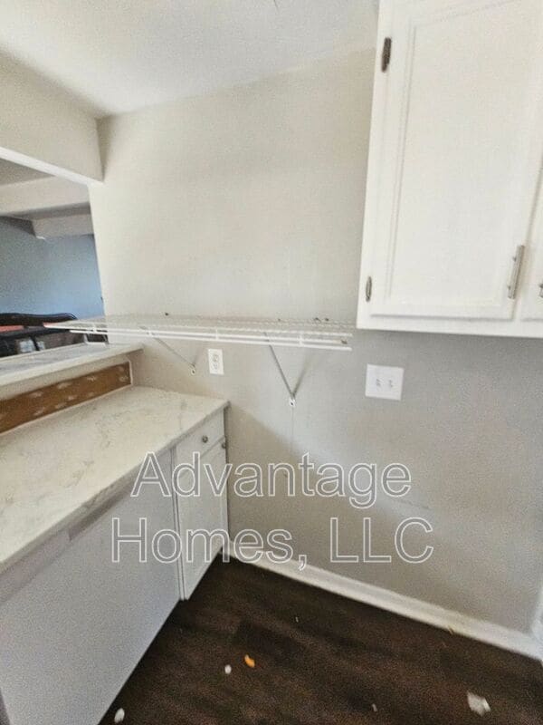 Building Photo - 827 N 70th Terrace