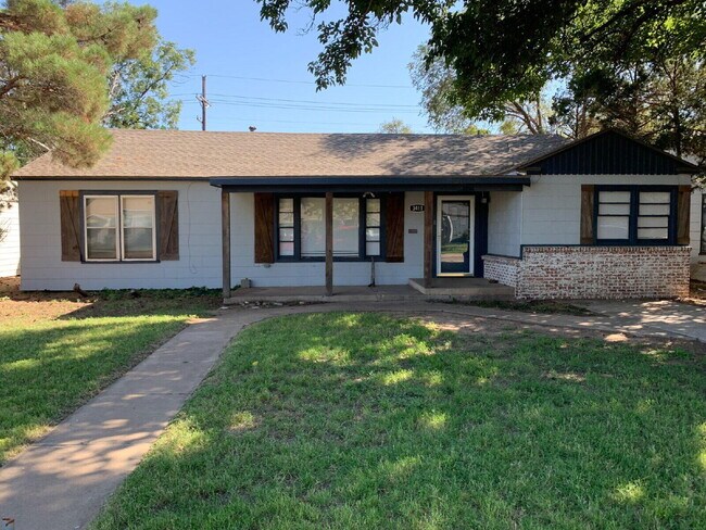 Primary Photo - 3411 28th St