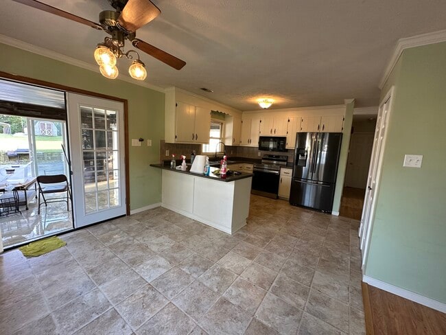 Building Photo - 6095 Anvil Ln