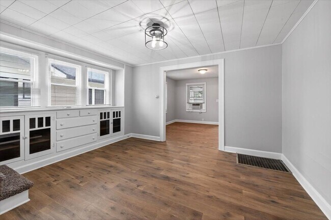 Building Photo - 508-508 Emerson Ave