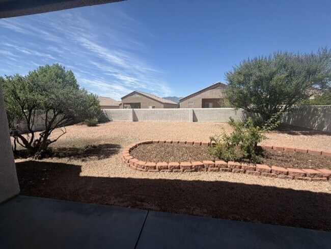 Building Photo - 2 bedroom 2 bath home in Amante at Verde Santa Fe - contact Property Pros