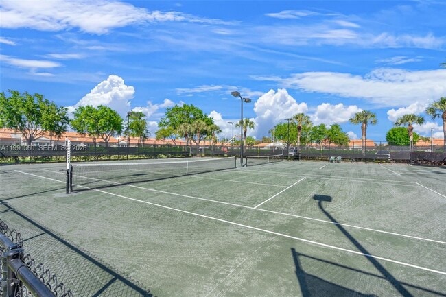 Building Photo - 15465 Lake Magnolia Pl