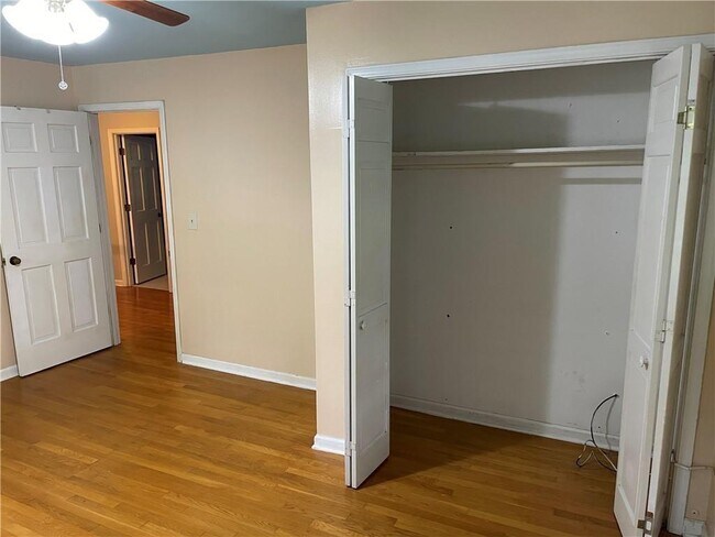 Building Photo - 682 E Morningside Dr NE