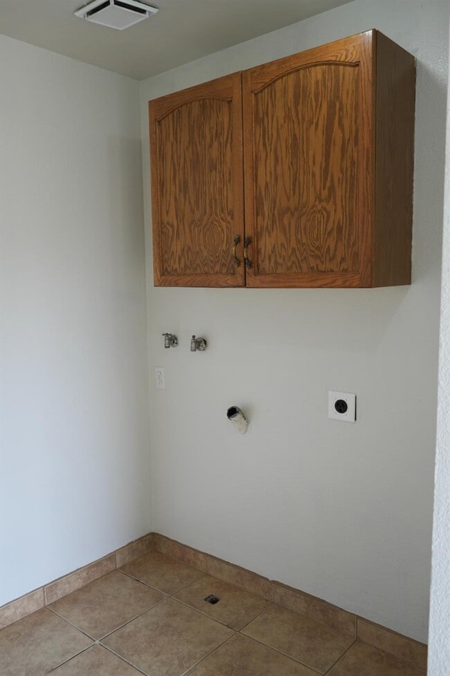 Building Photo - 4310 N Barcus Ave