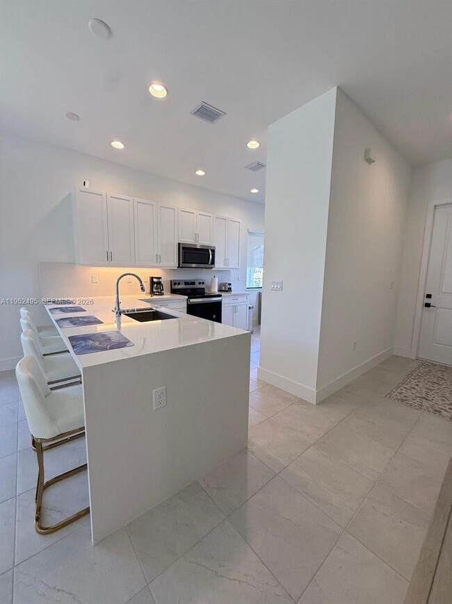 Building Photo - 5816 Agostino Way