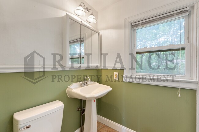 Building Photo - 9306 W Maple St