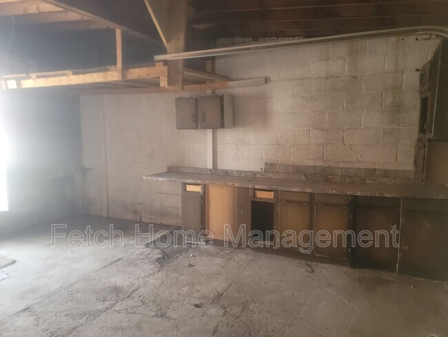 Building Photo - 264 W Cottage Pl