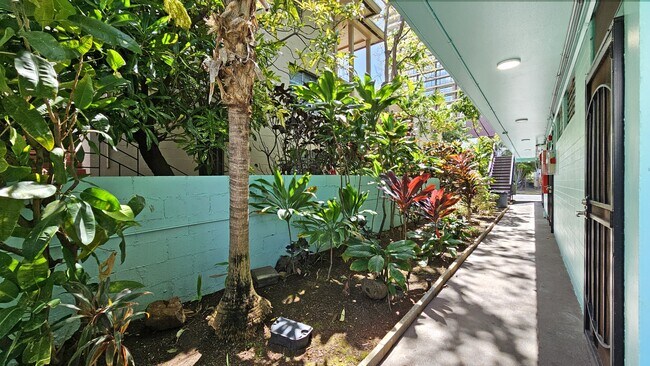 Building Photo - 432 Nmhana St