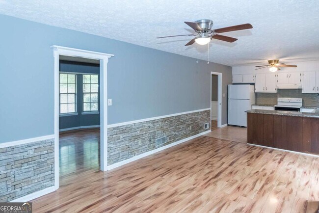 Building Photo - 2275 Camden Ct