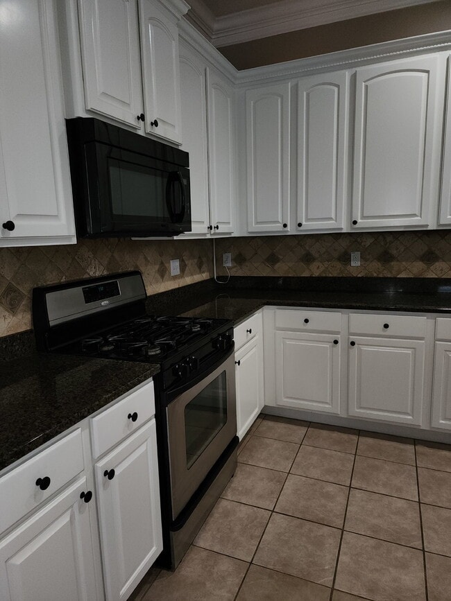 Building Photo - 8505 Lagerfeld Dr