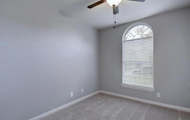 Building Photo - 351 Zebra Dr