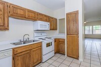 Building Photo - 9257 Somerset Rd