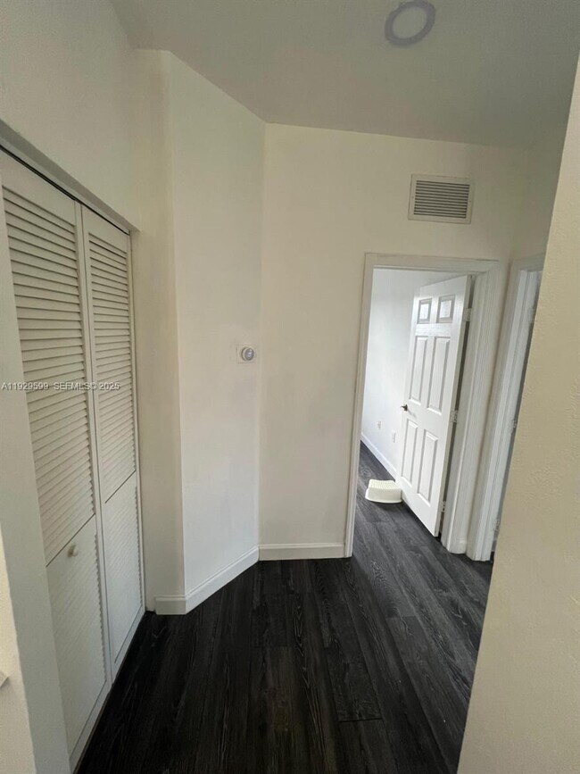 Building Photo - 3399 W 90th Terrace