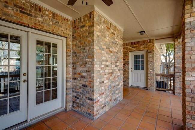 Building Photo - 2916 Alsatia Dr