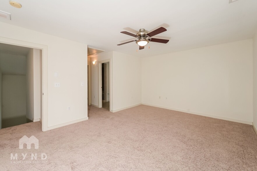 Building Photo - 1379 Stirling Cir NW