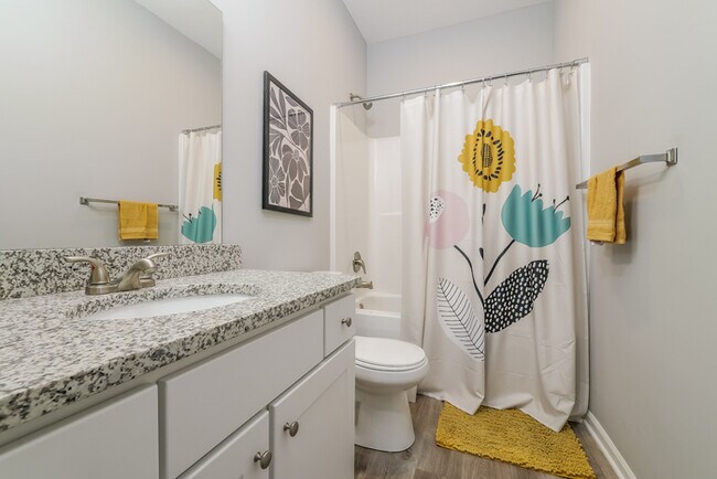 Building Photo - Fantastic 4bd/3ba home! Coming soon!