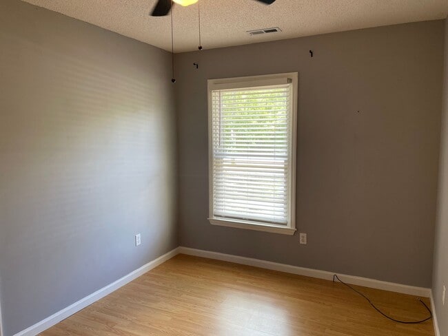 Building Photo - 1136 Longleaf Rd