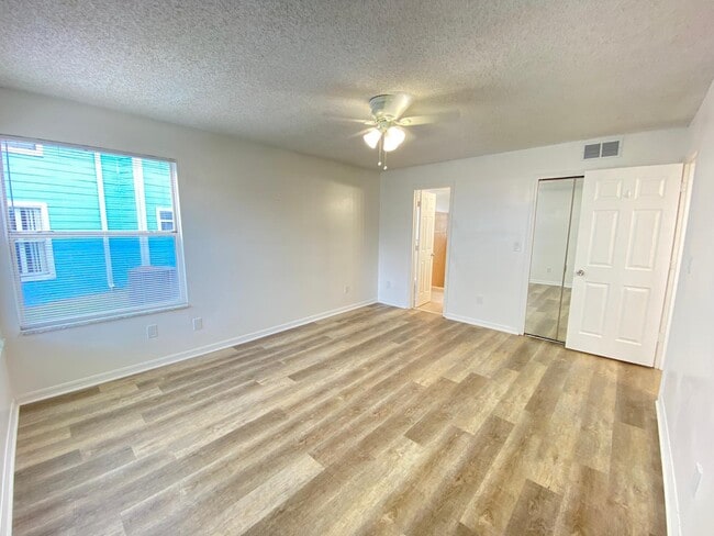 Building Photo - 2751 N Poinciana Blvd