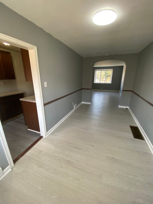 Building Photo - 3 Bedroom and 1 Bathroom House in Northeas...