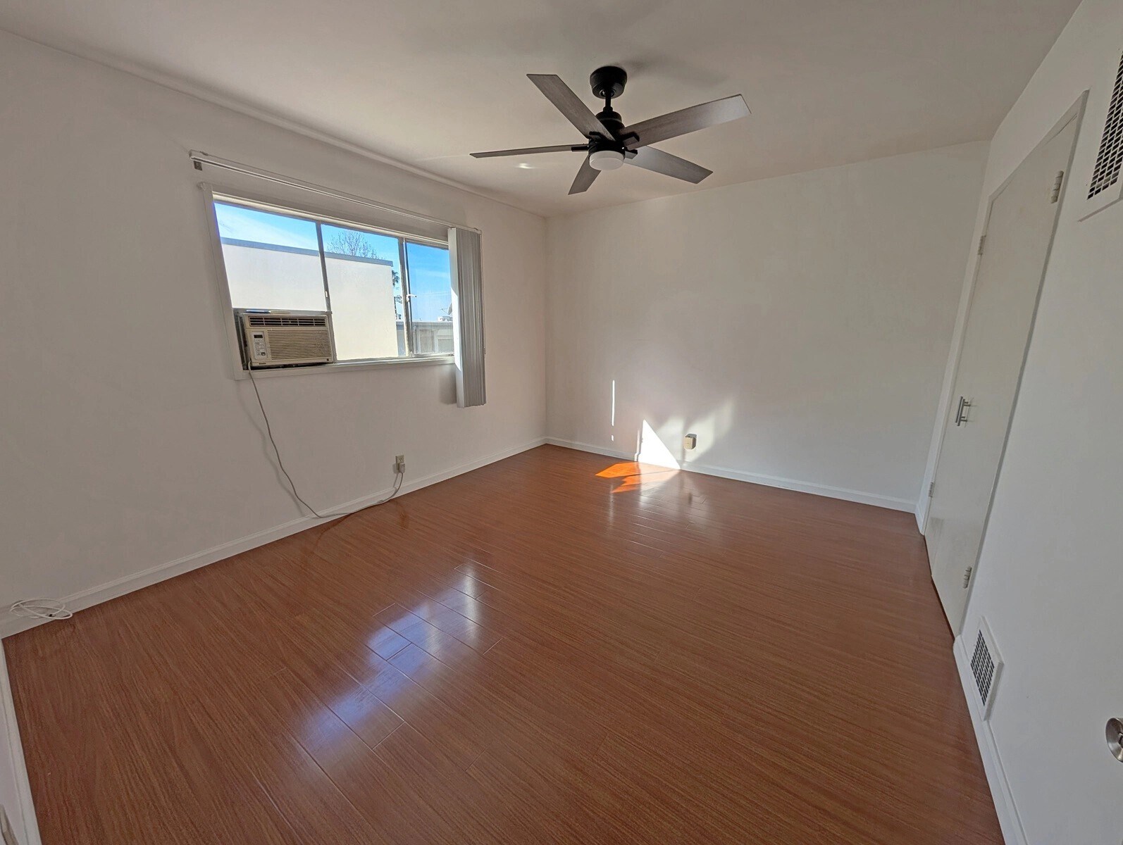 Building Photo - 1263 Hayworth Ave