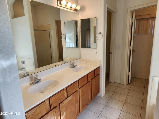 Building Photo - 9211 W Sandra Terrace