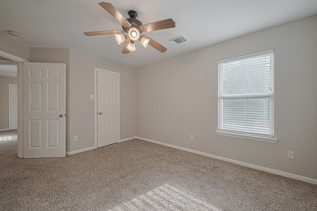 Building Photo - 9714 Angleside Ln