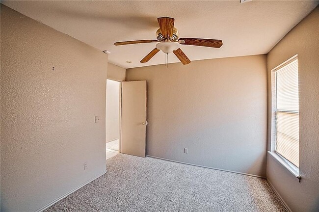 Building Photo - 604 NE 21st St